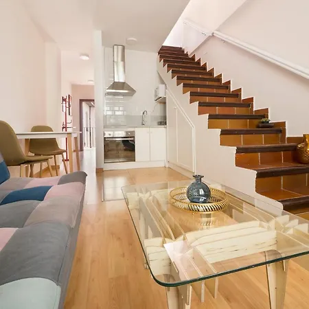 Apartamento Coqueto Duplex Con Terraza Privada Y Parking