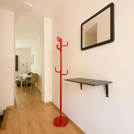 Coqueto Duplex Con Terraza Privada Y Parking