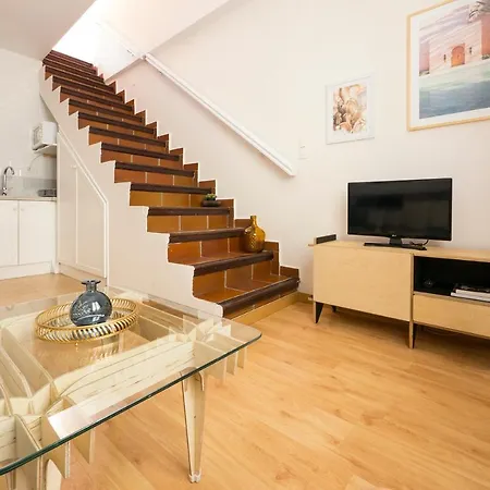 Coqueto Duplex Con Terraza Privada Y Parking Apartamento *